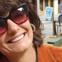 Pozłacana nausznica bogato wysadzana kryształami. O SOLO MIO