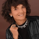 Krótkie kolczyki z przezroczystymi kryształkami. TRIANON