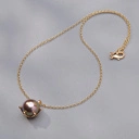 Złocony naszyjnik ze szklaną perłą w kolorze mokka. PIĘKNA PRZYSZŁOŚĆ