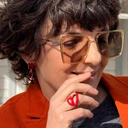 Kolczyki wiszące z dwóch czerwonych kryształów. STELLA D’ITALIA