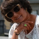 Pozłacane kolczyki wiszące z emaliowaną pszczółką. MIÓD NA USZY