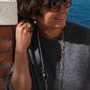 Pozłacany naszyjnik z pereł i łańcucha z ozdobną gałązką. W PÓŁ DROGI