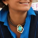 Pozłacane kolczyki w formie kropli z cyrkoniami i żywicą. SŁODKI MIĄŻSZ