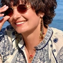 Złoty naszyjnik z zawieszką w formie meduzy. ZWIEWNOŚĆ MEDUZY