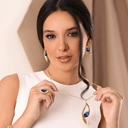 Złocony naszyjnik z dekorem a la nutka z sodalitem. NUTKA SODALITU