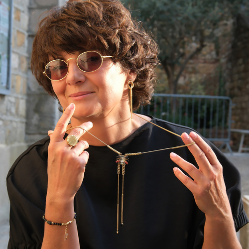 Długi wisior. Codziennie coś nowego