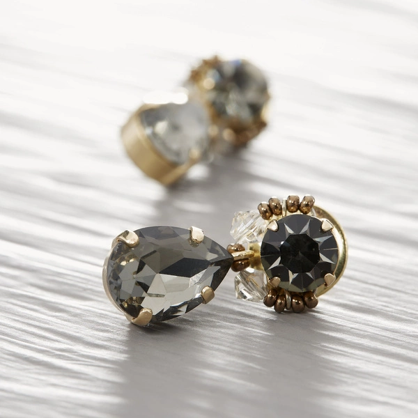 Kolczyki wiszące z szarymi kryształami. WIECZÓR