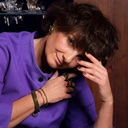 Sztywna złocona bransoletka z dekorem w formie łańcuchów. BASTIA