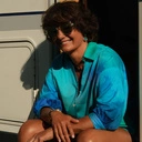 Krótki pozłacany naszyjnik z emaliowanymi rozgwiazdami. MORSKA KONSTELACJA