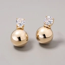 Pozłacane kolczyki w fomie kulki z ozdobnym cyrkonią. LUSTRO ŚWIATŁA