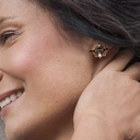 Delikatne geometryczne kolczyki wkrętki z kryształkami. WIATRACZKI