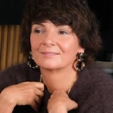 Złocone kolczyki koła z szarymi i ciemnoniebieskimi kryształami. ZWIERCIADŁA NOCY