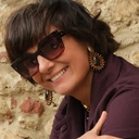 Naszyjnik z ciemnobrązowej ekoskóry z perłą hodowlaną. MGŁA NAD LASEM