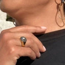 Pozłacany sygnet z ozobną gwiazdką z cyrkoniami. SZCZĘŚLIWA GWIAZDA