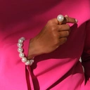 Bransoletka z białych szklanych pereł Majorka. TUZIN SZCZĘŚCIA