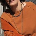 Długi pozłacany naszyjnik z kryształami i ozdobną kulką. OD RANA PO WIECZÓR