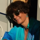 Krótki pozłacany naszyjnik z emaliowanymi rozgwiazdami. MORSKA KONSTELACJA