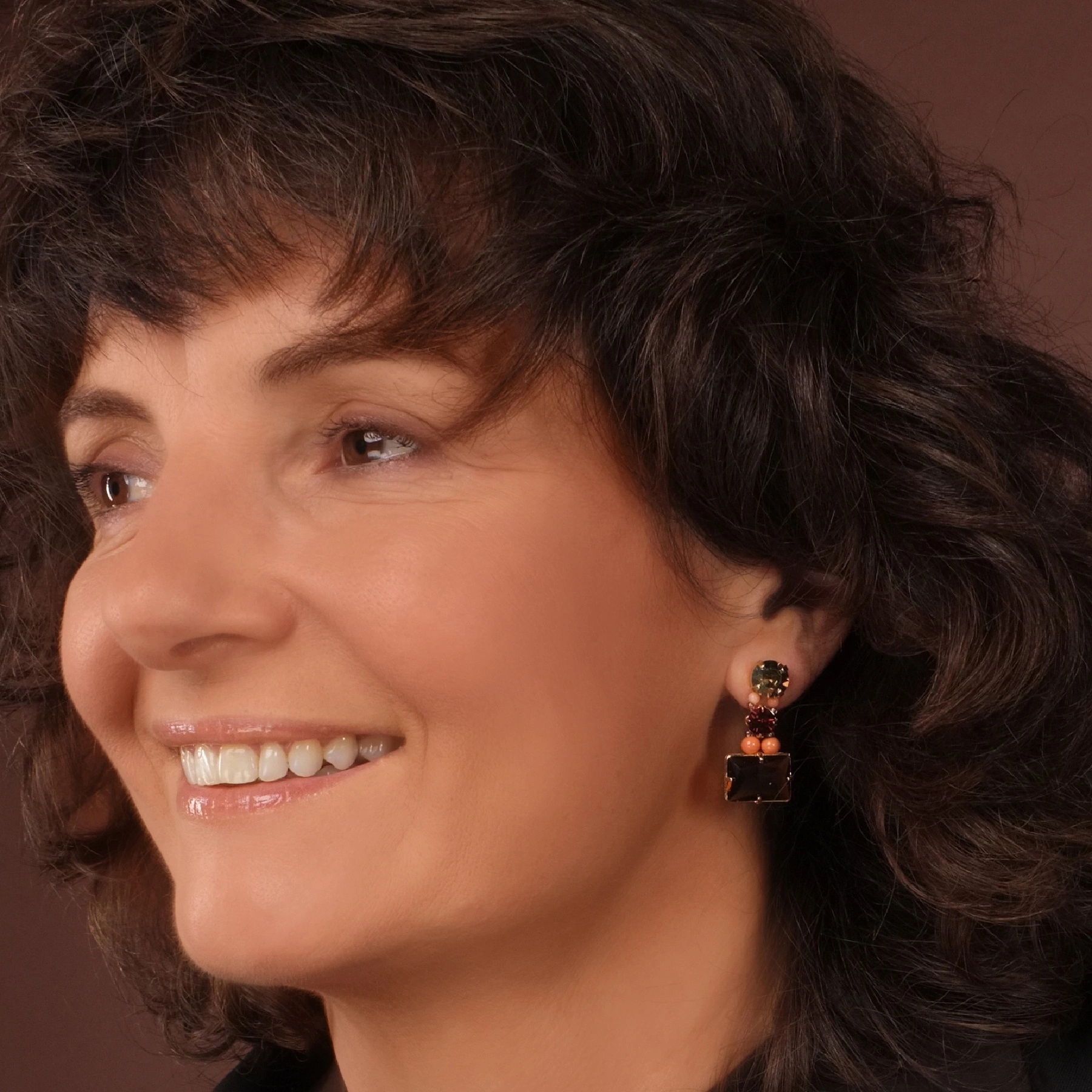 Pozłacane kolczyki z trzema kryształkami i koralikami. KASKADA BLASKU