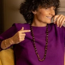 Kolczyki wkrętki z dużą perłą i małymi kryształkami. KAWIARNIA