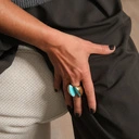 Złocony pierścionek w emalii w błękitnej tonacji. DWA NIEBA