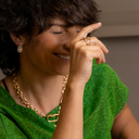 PARA UNA CHICA MALA. Collar con cierre inusual