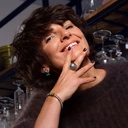 Złocony pierścionek z perłą, kryształkami i łańcuszkami. ŚWIT W UMBRII