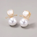 Pozłacane kolczyki z perłą, masą perłową i cyrkoniami. KROPLE MGŁY