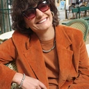 Pozłacana nausznica bogato wysadzana kryształami. O SOLO MIO