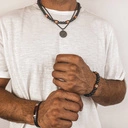 Naszyjnik męski z onyksu z zawieszką. WOJOWNIK