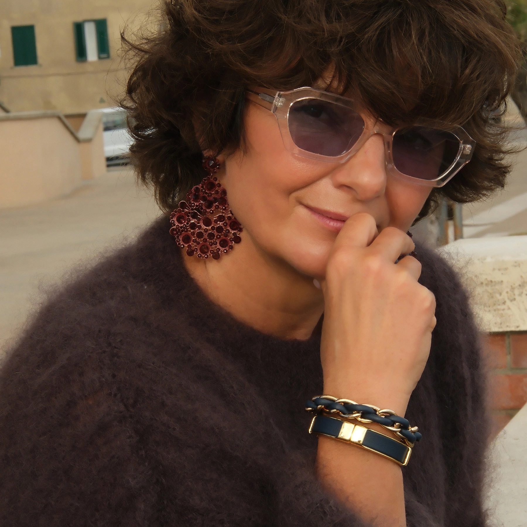 Kolczyki krople z kryształami w kolorze cabernet. POINT DE VENISE