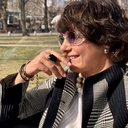 Regulowany pierścień z dużym czarnym kryształem. DOBRA SZEFOWA