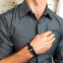 Bransoletka męska z czarnej liny żeglarskiej z szeklą. W DROGĘ