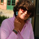 Sztywna bransoletka w kształcie zagiętego gwoździa. POZYTYWNY GWOŹDZIK