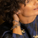 MOSCAS CON GRANATE. Pendientes tachuelas