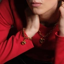 Okazały naszyjnik z łańcucha z dekorem. KŁÓDKA NA SZCZĘŚCIE