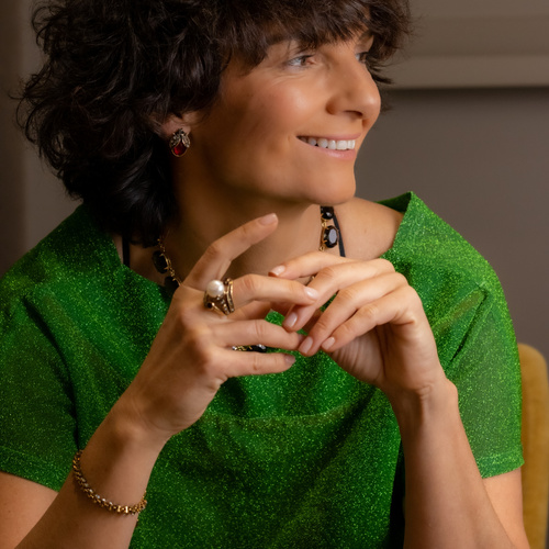 Skarabeusze w czerwieniach. Kolczyki wkrętki