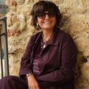 Sztywna złocona bransoletka z perłą słodkowodną. SUENO PERLADO