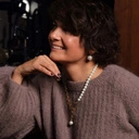 Pozłacane kolczyki ze szklaną perłą Majorka w koronie. PERŁA WŁADZY