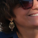 Kolczyki z czarnymi płatkami i kryształkami w tonie cabernet. KOCHA LUBI SZANUJE	