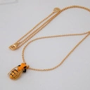 Pozłacany wisiorek z zawieszką z emaliowaną pszczółką. Z KWIATKA NA KWIATEK