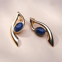 Złocone kolczyki a la nutki z niebieskim sodalitem. SYMFONIA SODALITU