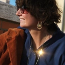 Kolczyki kwiaty z czarnymi płatkami i winnymi kryształami. FIORI DELLA NOTTE