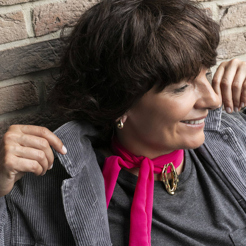 LÁGRIMAS DULCES. Pendientes en forma de lágrimas doradas