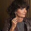 CÁLIDO - FRÍO. Pendientes debajo de la oreja