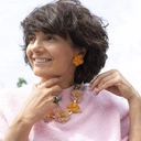 Kolczyki kwiaty z pozłacanego drucika i żółtych koralików. IDZIE LATO