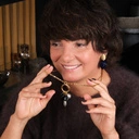 Złocone kolczyki z zawieszką szyszką z kobaltowych cekinów. ISKRY WIECZORU