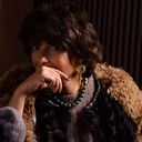 Złocone kolczyki z ażurowymi dekorami i łańcuszkami. POWIEW LUKSUSU