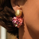 Wiszące kolczyki kule z kwiatkami w różnych kolorach. BUKIET ZMYSŁÓW