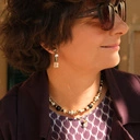 Zlocony naszyjnik z łańcuszka z zawieszką z kryształem. MRS ROBINSON