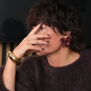 Kolczyki w formie burgundowego astra z koralikami. BURGUND W ROZKWICIE